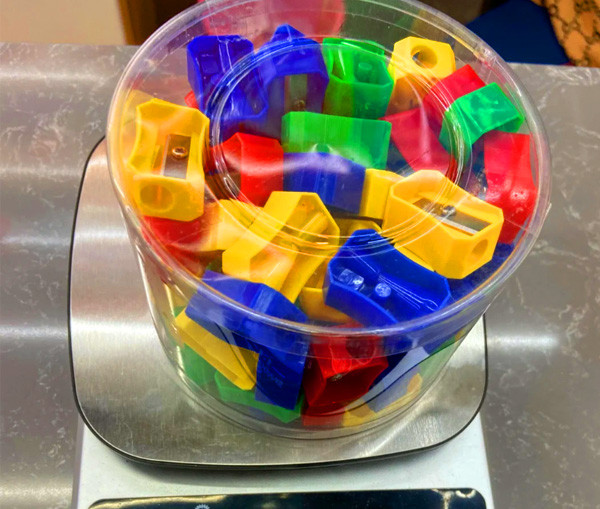 Hot Sale Cheap PVC Bucket Plastic Color Pencil Sharpener for Stationery Promotion