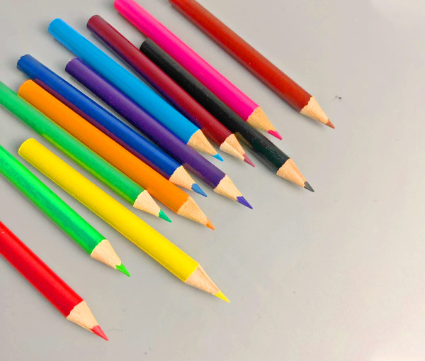 Creative Cartoon Color Box Packaging 12 Color Pencils Set for Children to Doodle