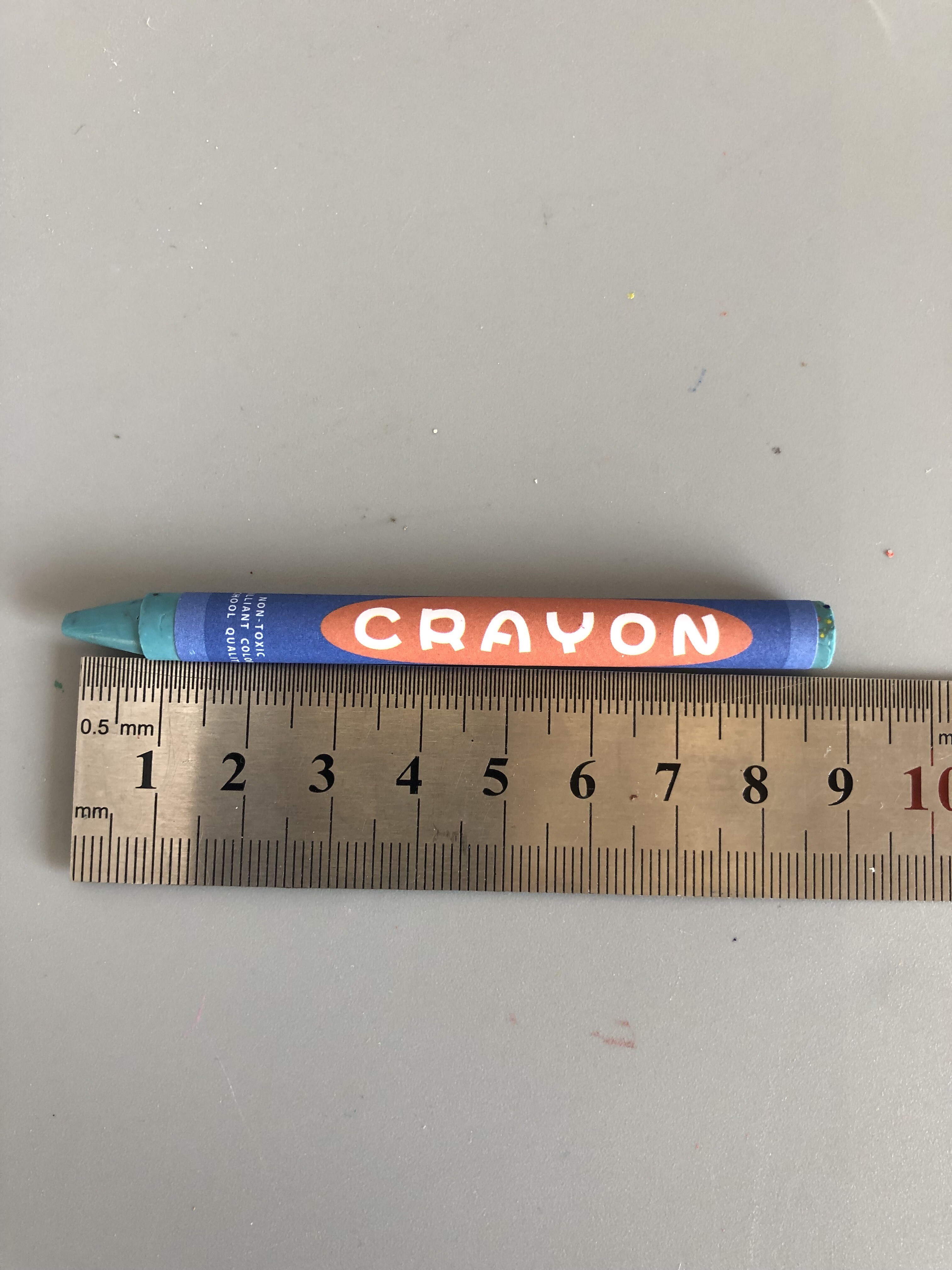 Student DIY Coloring Crayons with Gold Onion Powder